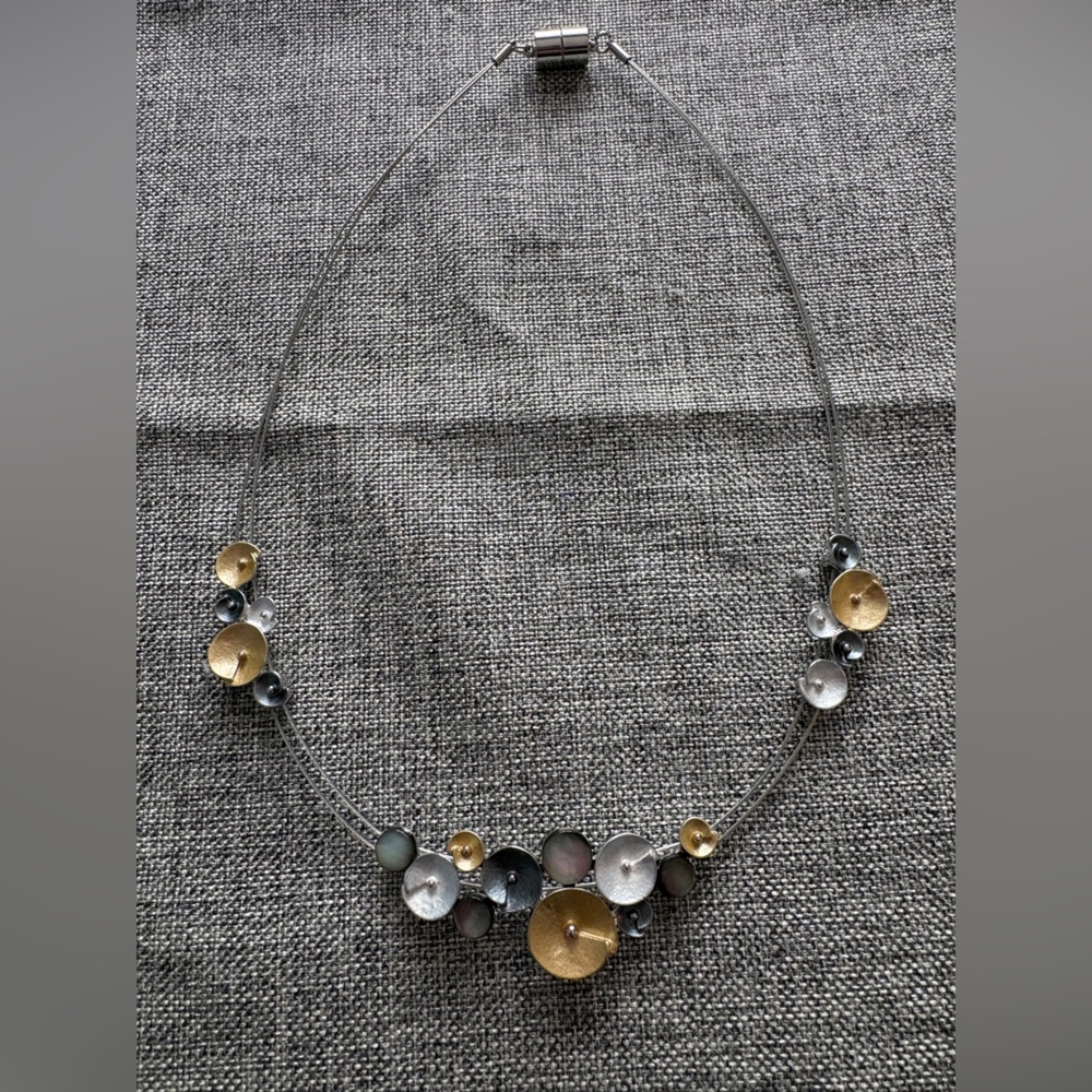 Elegant Gold and Silver NecklaceBRAND NEW! MAKE ME AN OFFER!